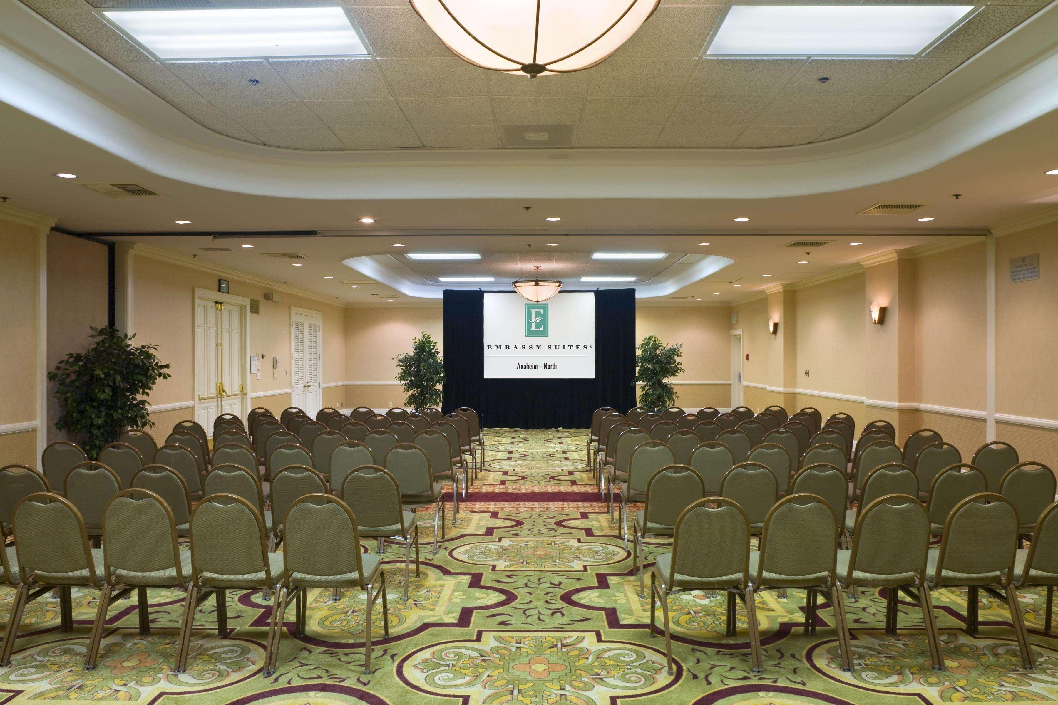 Embassy Suites By Hilton Anaheim North Екстер'єр фото