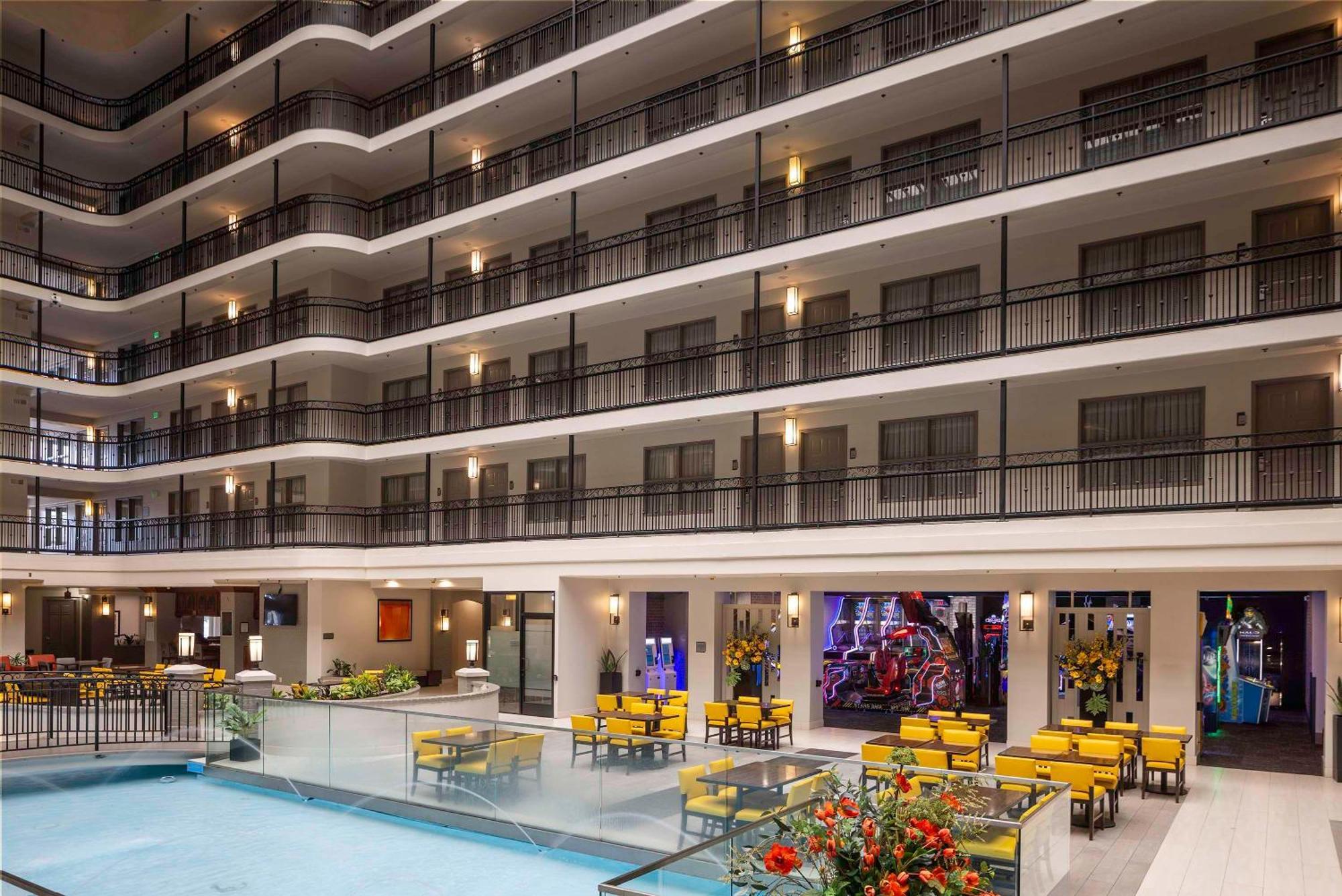 Embassy Suites By Hilton Anaheim North Екстер'єр фото